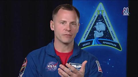 Phi hành gia NASA Nick Hague trả lời truyền thông Mỹ.
