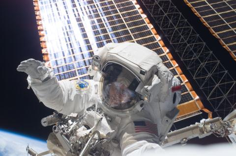 Trang phục du hành vũ trụ của NASA đang bị thiếu trầm trọng