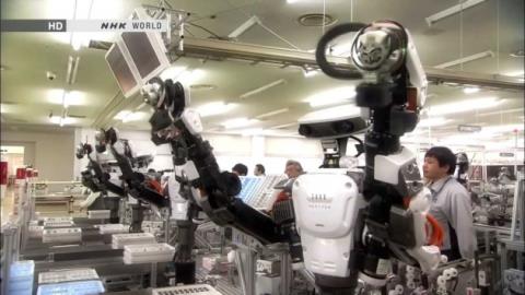 Foxconn sử dụng robot thay thế công nhân.
