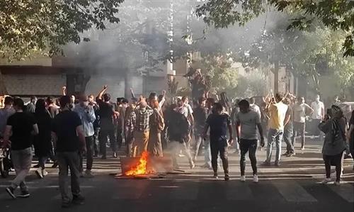 Làn sóng biểu tình ở Iran đã kéo dài 3 tuần. Ảnh: GETTY IMAGES