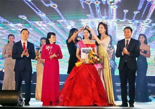 Thí sinh SBD 33 Trần Thị Mai đã giành vương miện Người đẹp Hạ Long 2020