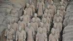 Đội quân đất nung như người thật được chôn cất xung quanh lăng mộ của hoàng đế Tần Thủy Hoàng để bảo vệ ông ở thế giới bên kia