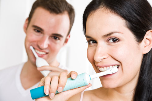 Nam giới cần chăm sóc răng miệng tốt - Ảnh: Shutterstock