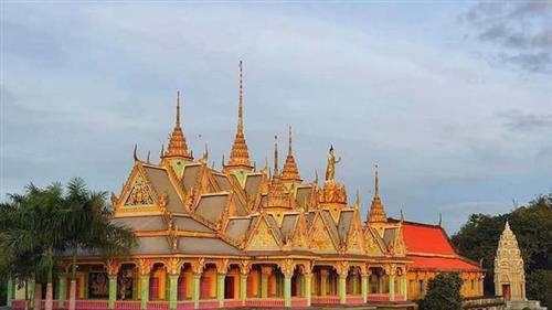 Kiến trúc chùa Som Rong mang đậm nét văn hóa đặc sắc của những ngôi chùa Khmer cổ - Ảnh tổng hợp từ Internet