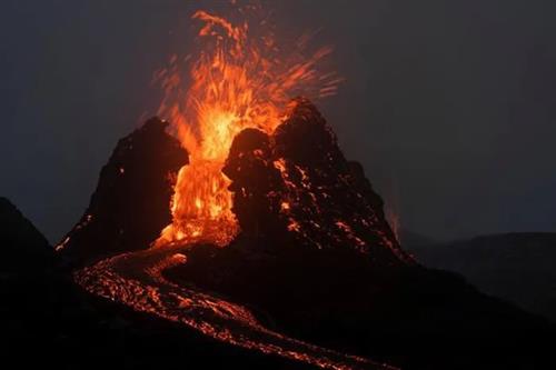 Vụ phun trào của núi lửa Eyjafjallajokull cũng tại Iceland năm 2010.