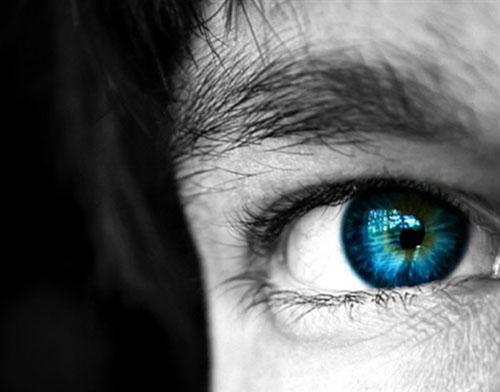 Từ thuở ban đầu, con người đều có mắt màu nâu. Lý do nào khiến những đôi mắt màu xanh xuất hiện? Ảnh minh họa: mcclanahoochie/iStockphoto