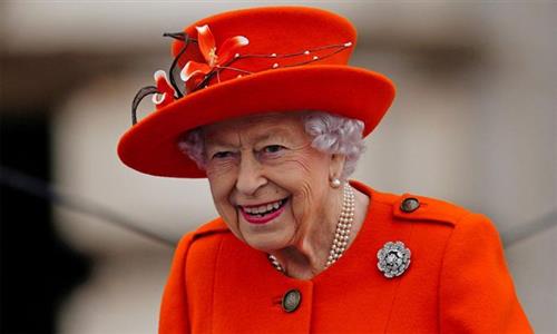 Nữ hoàng Elizabeth II dự sự kiện bên ngoài Điện Buckingham ở London ngày 7/10/2021. Ảnh: Reuters.