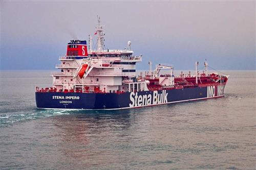 Tàu chở dầu Stena Impero bị Iran bắt giữ tại khu vực eo biển Hormuz hôm 19/7. Ảnh: Reuters.