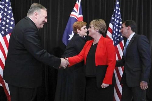 Ngoại trưởng Mỹ Mike Pompeo và Bộ trưởng Quốc phòng Mark Esper đón tiếp các nữ đồng cấp Úc, Marise Payne và Linda Reynold hôm 27/7/2020 tại thủ đô Washington DC. Ảnh: ABC