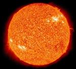 Nhiệt độ tại các cực của Mặt trời không bằng nhau. Nguồn: wikipedia.