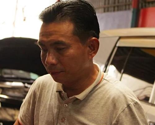 Anh Phùng Ngọc Phong, ông chủ của hãng sửa xe ô tô.