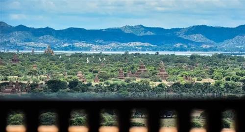 Bagan vốn được biết đến là một trong những cái nôi Phật giáo với hàng ngàn ngôi chùa, tháp, đền mang kiến trúc độc đáo. (Ảnh: Nguyễn Hồng)