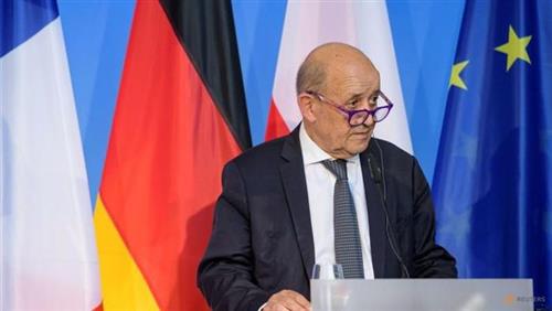 Ngoại trưởng Pháp Jean-Yves Le Drian tham dự một cuộc họp báo chung tại Đại học Bauhaus ở Weimar, Đức ngày 10-9. Ảnh: REUTERS