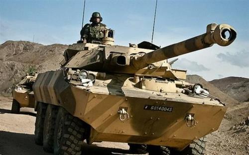 Xe tăng bánh lốp hạng nhẹ AMX-10RC